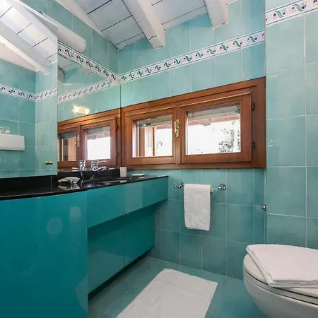 빌라 Sleeps 7 Pool Air Con